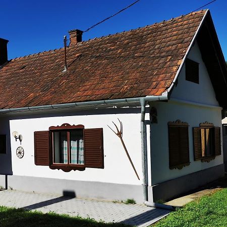 Gasthaus Orseg Kincse Hegyhátszentjakab Exterior foto